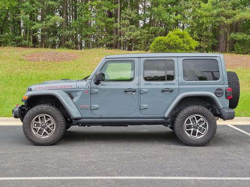 Used 2026 Jeep Wrangler Unlimited Rubicon w/ Safety Group AWD/4WD image 2