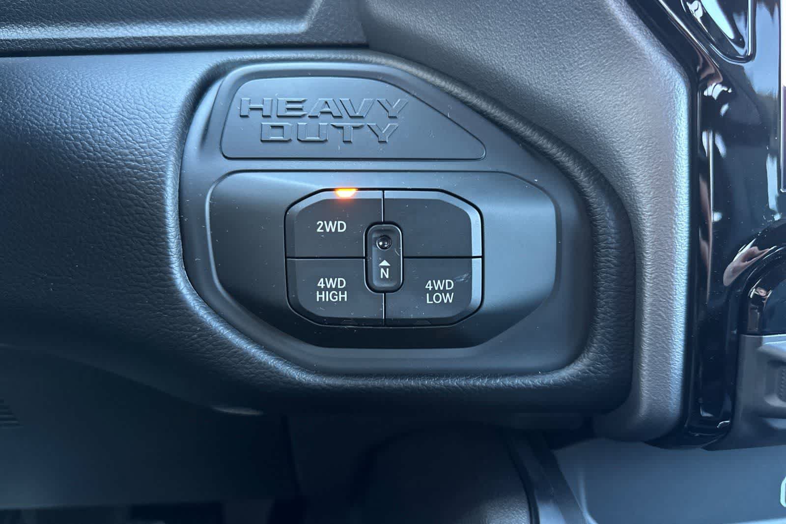 New 2026 RAM 3500 Big Horn AWD/4WD image 32