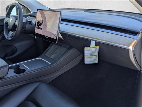 Used 2021 Tesla Model Y Performance image 22