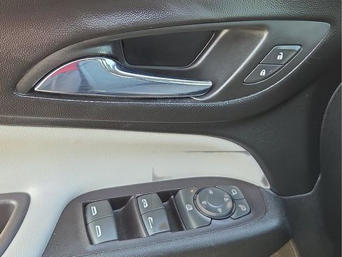 Used 2020 Chevrolet Equinox LS w/ LS Convenience Package image 13