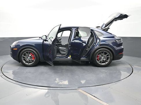 New 2025 Porsche Cayenne S AWD/4WD image 30