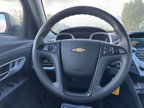 Used 2017 Chevrolet Equinox LS image 16