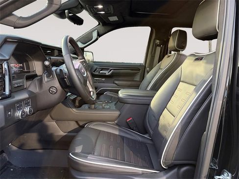 Used 2025 GMC Sierra 1500 AT4X image 9
