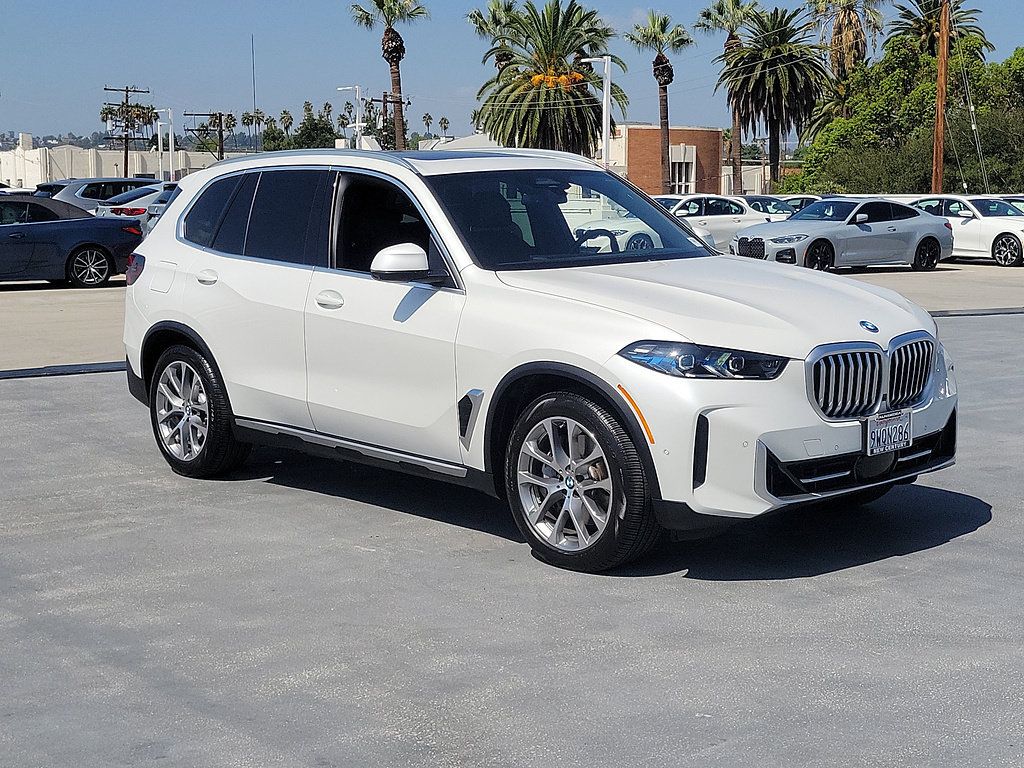Used 2026 BMW X5 xDrive50e w/ Climate Comfort Package AWD/4WD image 4