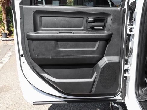 Used 2024 RAM 2500 Tradesman w/ Chrome Appearance Group image 34