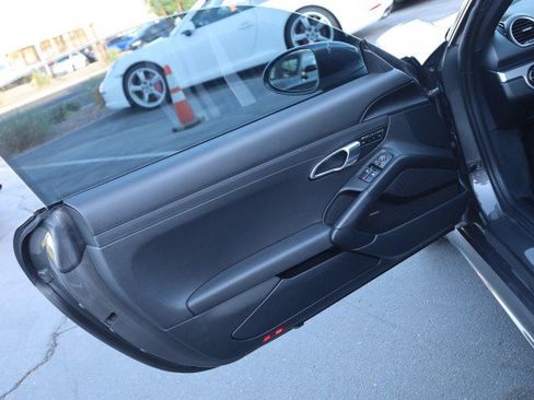 Used 2018 Porsche 718 Cayman RWD image 21