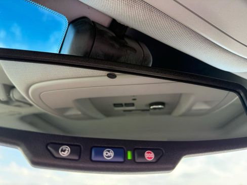 Used 2018 Chevrolet Suburban Premier image 43