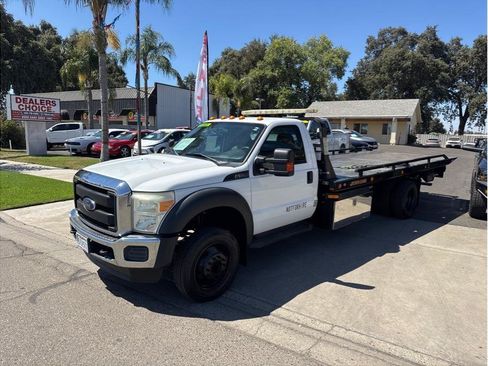 Used 2015 Ford F550 2WD Regular Cab Super Duty image 1