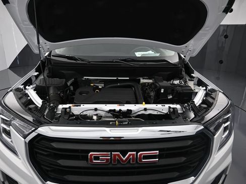 Used 2024 GMC Terrain SLE AWD/4WD image 26