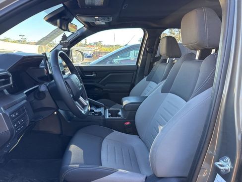 Used 2024 Toyota Tacoma TRD Off-Road image 7