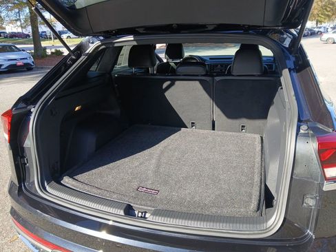 Used 2022 Volkswagen Atlas Cross Sport SE image 23