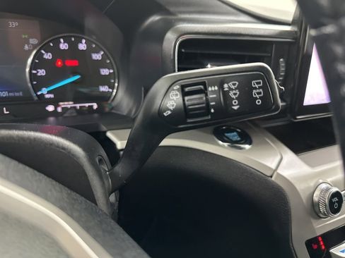 Used 2022 Ford Explorer XLT w/ Equipment Group 202A image 38