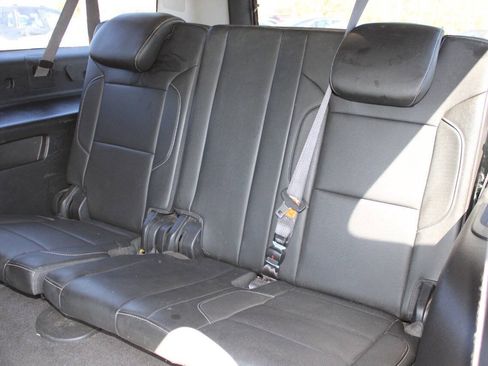 Used 2015 GMC Yukon XL SLT w/ Open Road Package AWD/4WD image 25