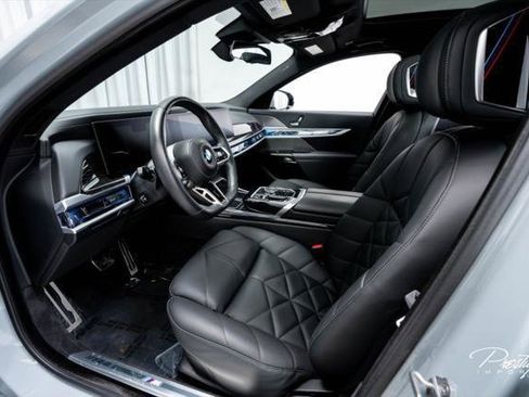 Used 2023 BMW 740i w/ Parking Assistance Package RWD image 30