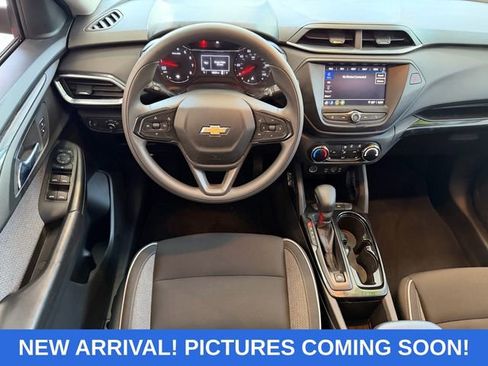 Used 2021 Chevrolet TrailBlazer LT w/ Driver Confidence Package FWD image 8