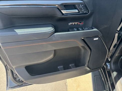 Certified 2025 GMC Sierra 1500 AT4 w/ AT4 Premium Package AWD/4WD image 11