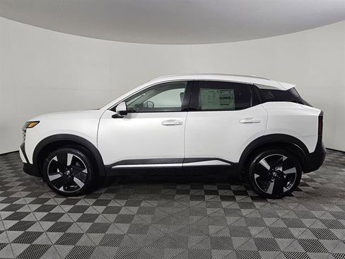 New 2025 Nissan Kicks SR w/ SR Premium Package image 8