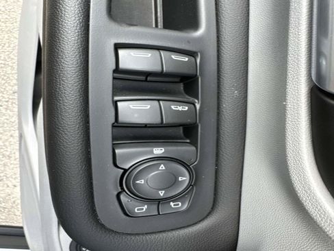 Used 2022 GMC Terrain SLT w/ LPO, Floor Liner Package FWD image 20