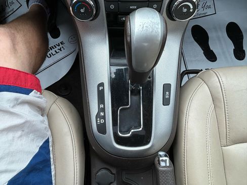Used 2015 Chevrolet Cruze LTZ w/ Sun, Sound and Sport Package FWD image 27
