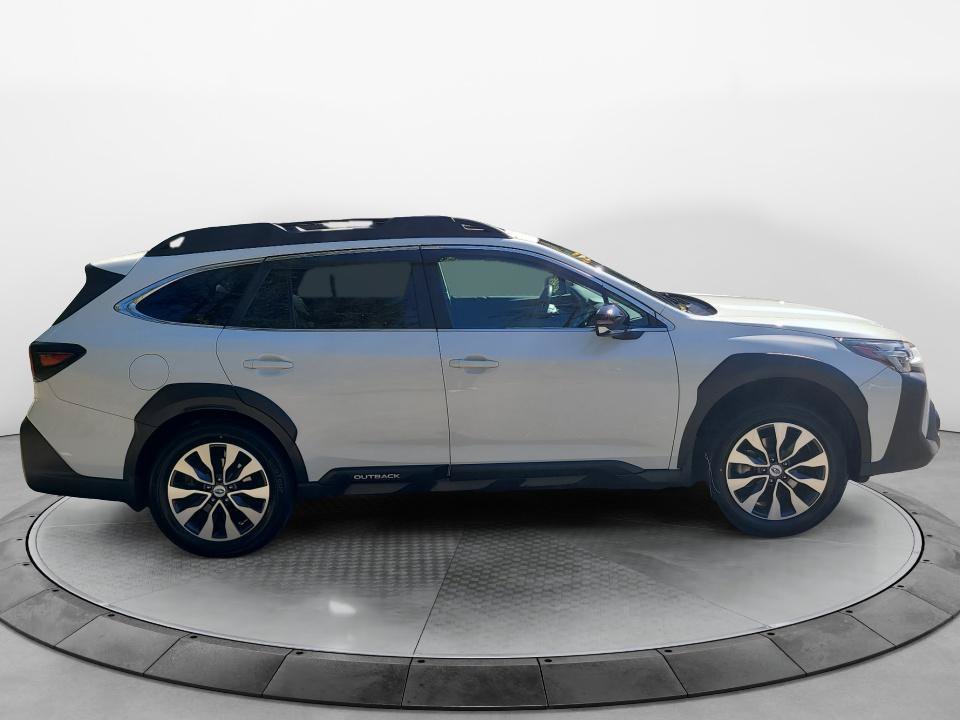 Used 2023 Subaru Outback Limited AWD/4WD image 8