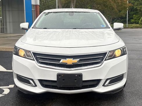 Used 2017 Chevrolet Impala LT FWD image 3