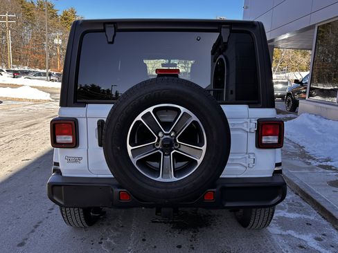 Certified 2023 Jeep Wrangler Sahara w/ Cold Weather Group image 9
