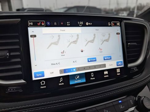 New 2026 Chrysler Pacifica Select image 26