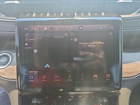 Used 2023 Jeep Grand Cherokee Overland RWD image 22