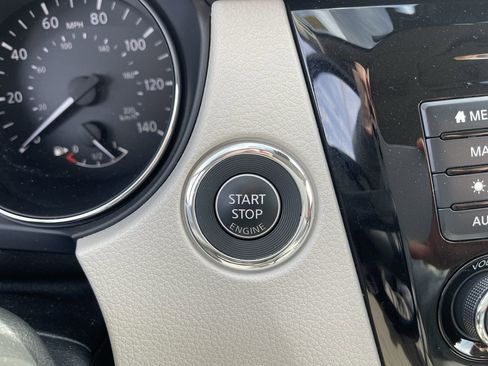 Used 2022 Nissan Rogue Sport SL image 17