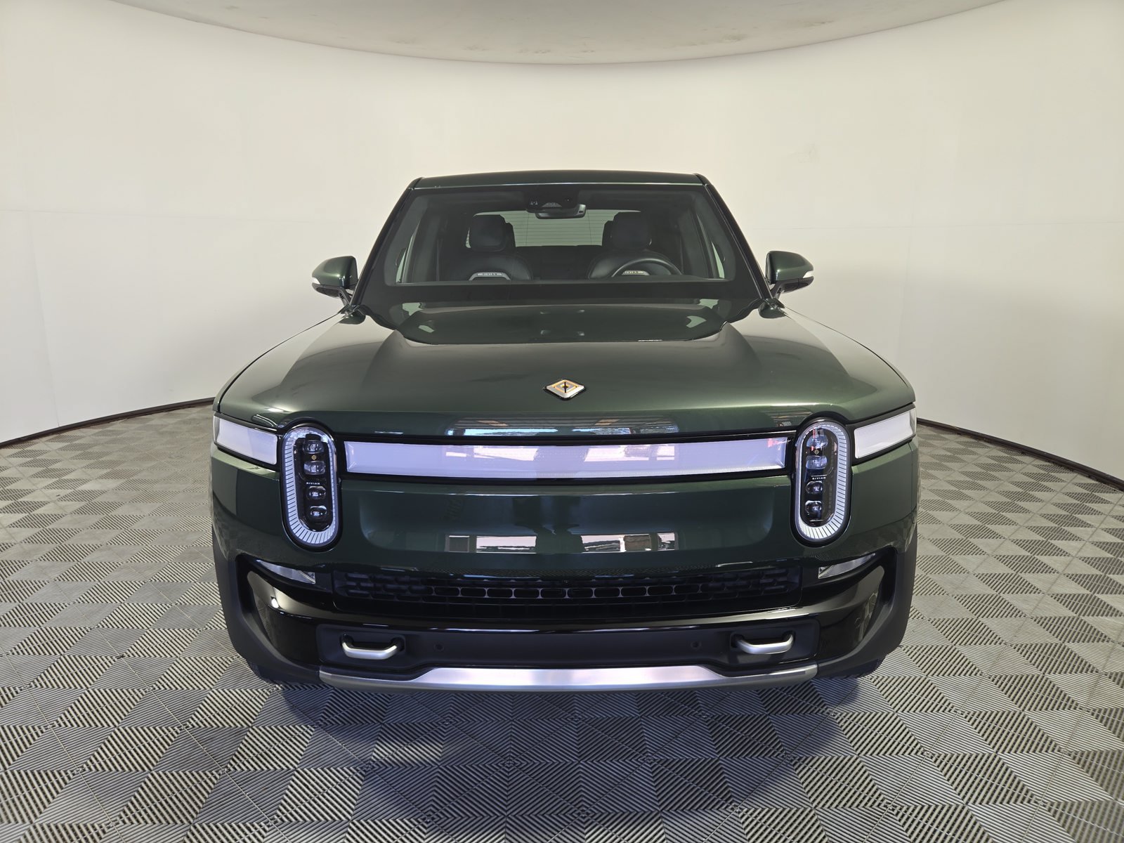 Used 2024 Rivian R1T Adventure Dual AWD/4WD image 8