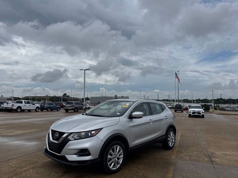 Used 2022 Nissan Rogue Sport S FWD image 9