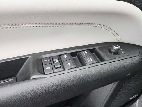 Used 2022 Jeep Compass Limited w/ Sun and Sound Group image 35