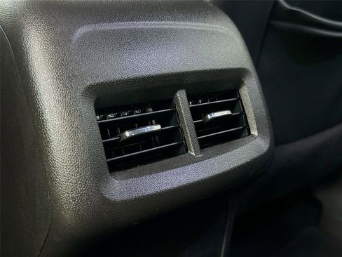 Used 2022 Chevrolet Equinox Premier image 24