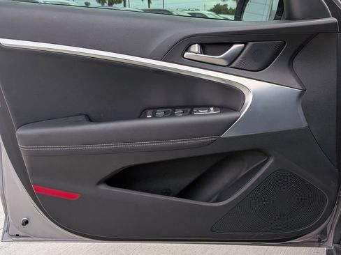 Used 2023 Genesis G70 2.0T RWD image 8