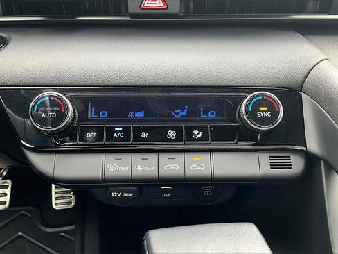 Certified 2025 Hyundai Elantra Sport image 31