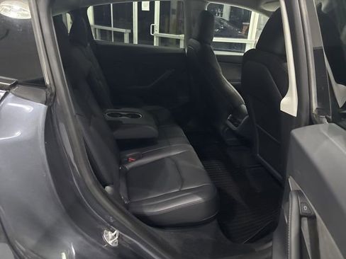 Used 2023 Tesla Model Y Performance image 28