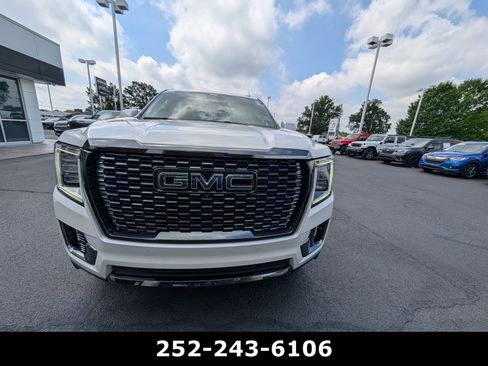 Used 2023 GMC Yukon Denali Ultimate AWD/4WD image 2