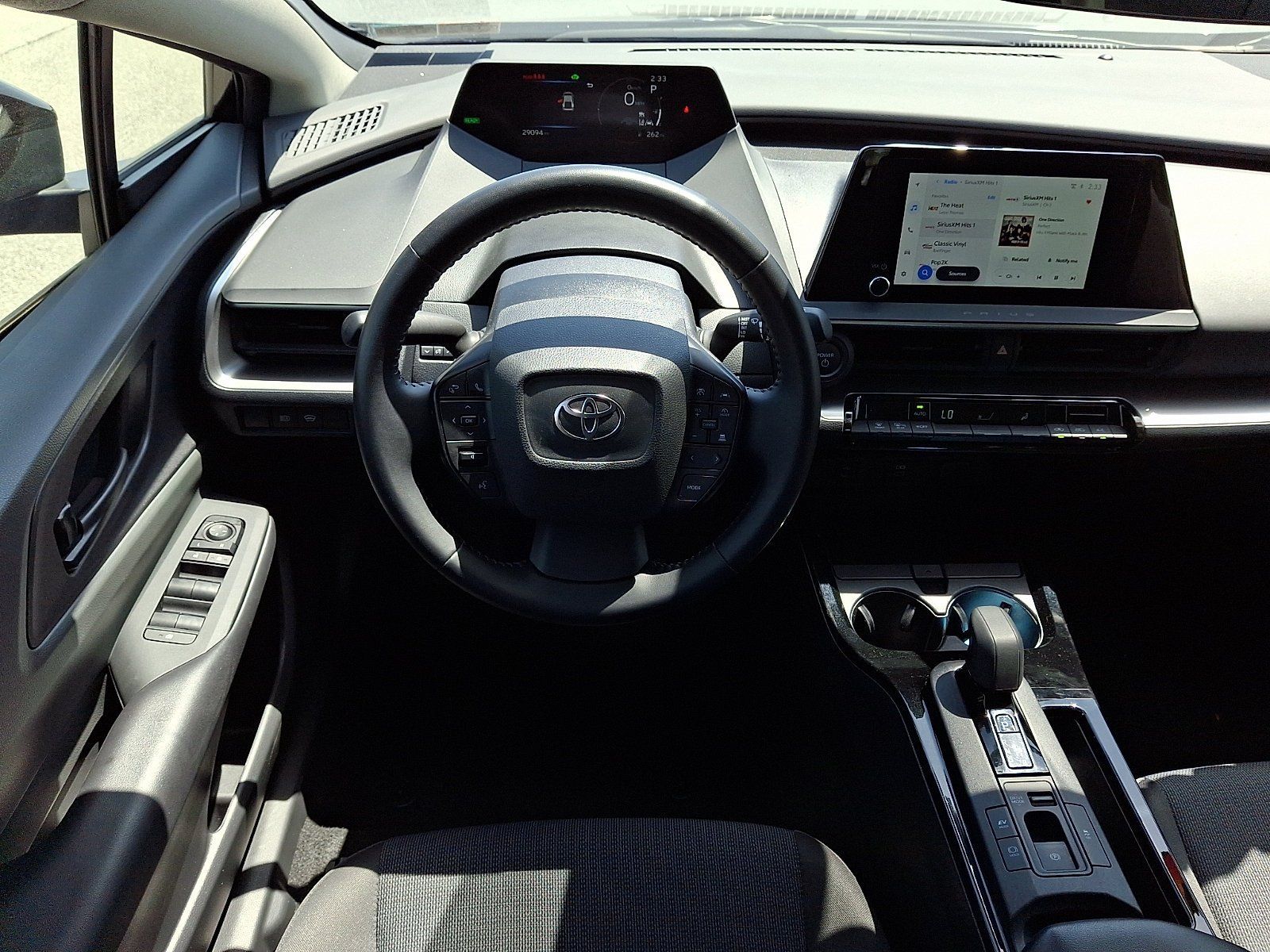 Used 2025 Toyota Prius LE FWD image 13