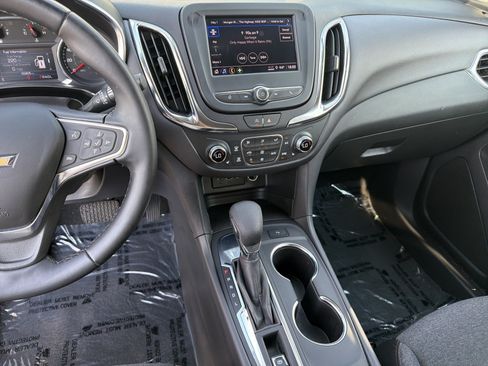 Used 2024 Chevrolet Equinox LT FWD image 28