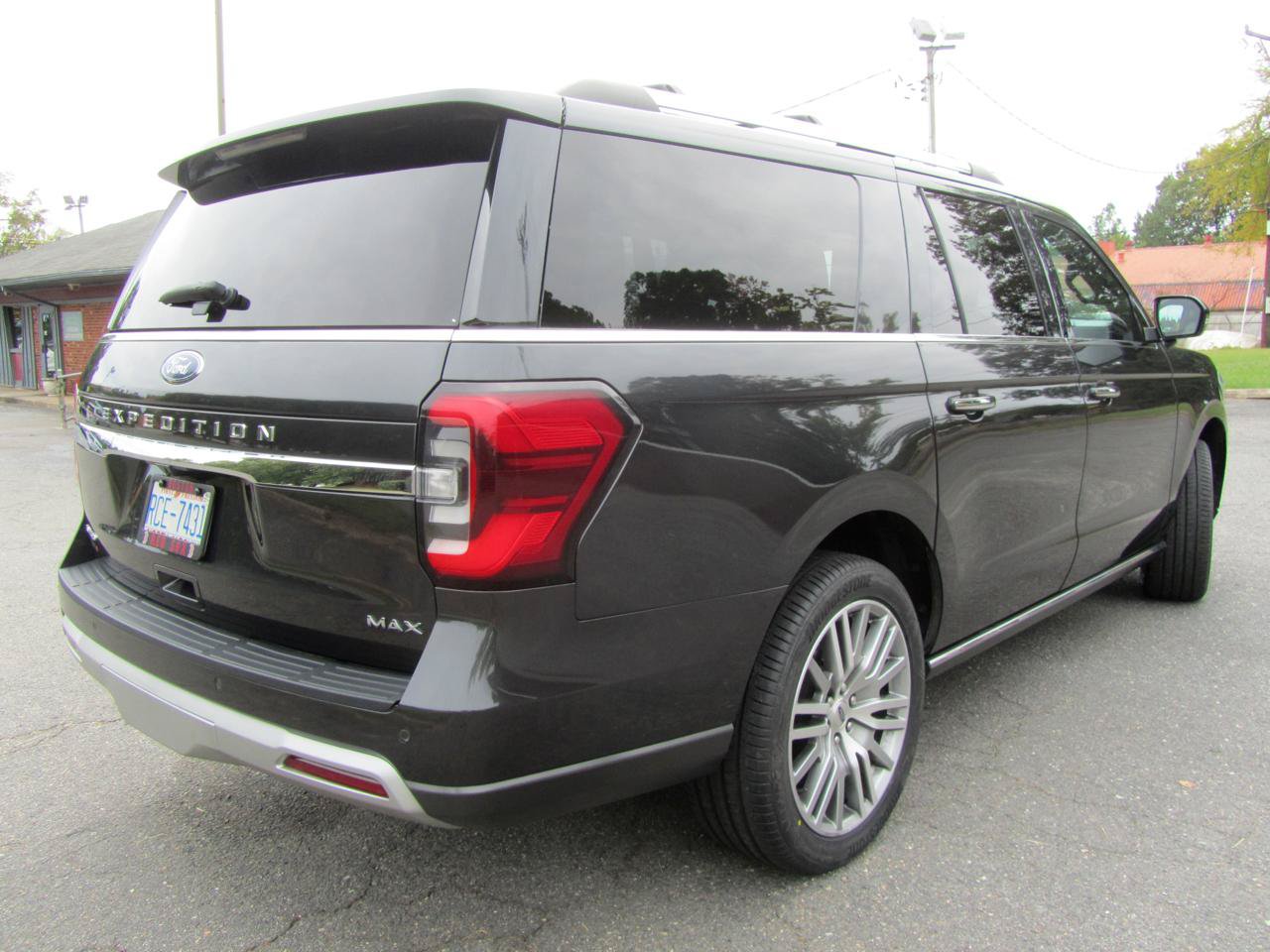 Used 2023 Ford Expedition Max Limited AWD/4WD image 10