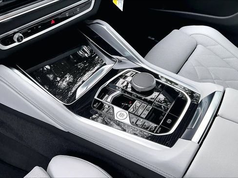New 2026 BMW X6 xDrive40i w/ Premium Package image 7