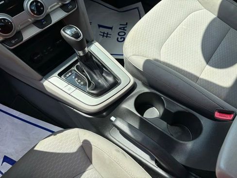 Used 2019 Hyundai Elantra SEL FWD image 19