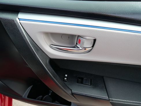 Used 2016 Toyota Corolla LE FWD image 21