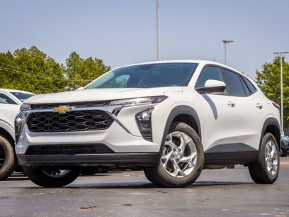 Used 2024 Chevrolet Trax LS w/ LS Convenience Package
