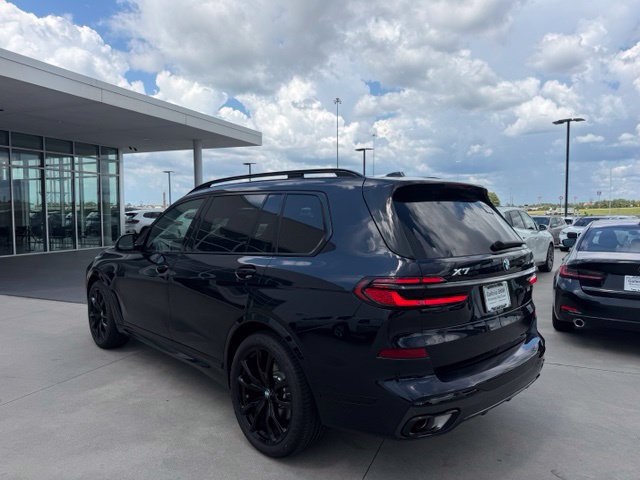 Used 2026 BMW X7 xDrive40i w/ M Sport Package AWD/4WD image 8