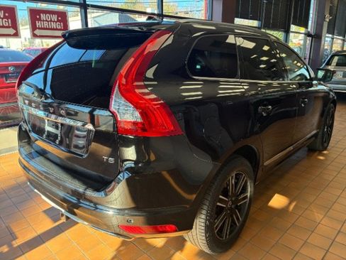 Used 2016 Volvo XC60 T5 Premier w/ Proximity Package image 9