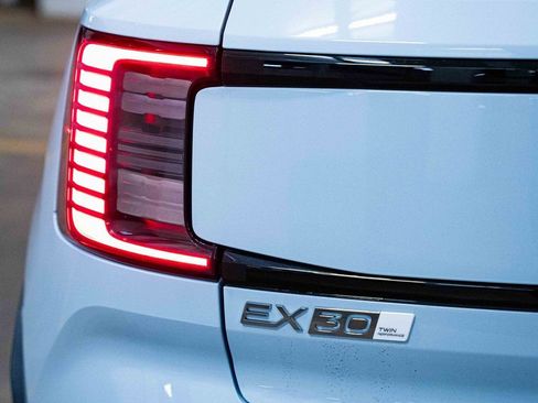 New 2026 Volvo EX30 Plus image 5