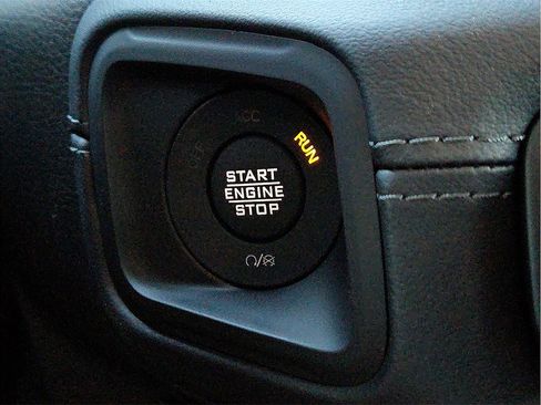 New 2025 Jeep Gladiator Rubicon image 16