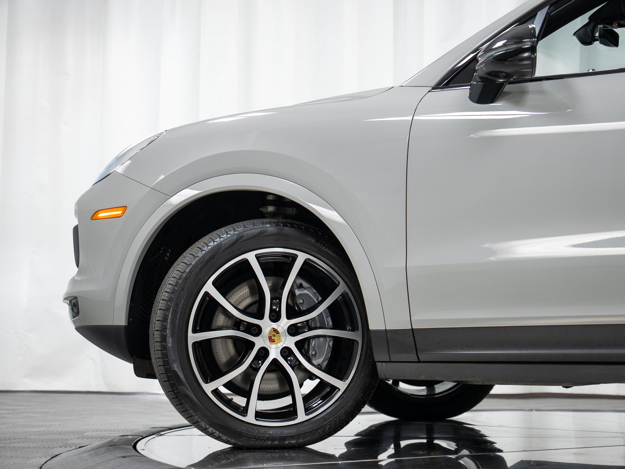 Used 2021 Porsche Cayenne AWD/4WD image 34