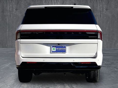 Used 2025 Lincoln Navigator Black Label AWD/4WD image 5